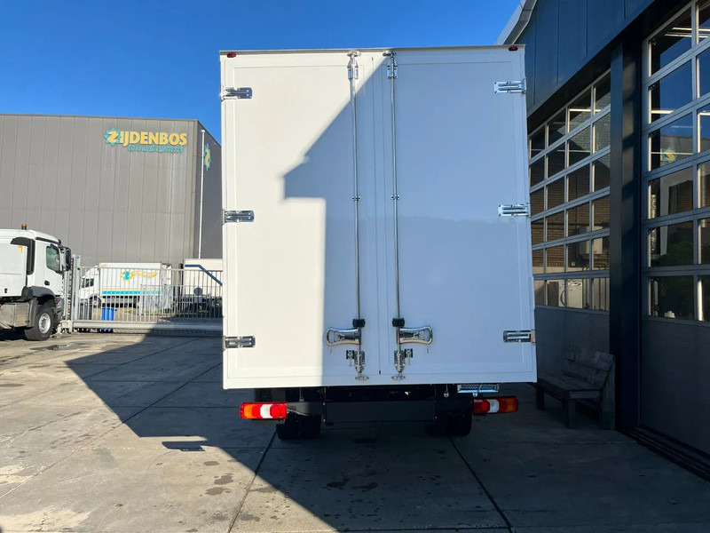 Mercedes-Benz Accelo 915 4x2 Closed Cargo Truck - Tovornjak zabojnik: slika 5 Mercedes-Benz Accelo 915 4x2 Closed Cargo Truck - Tovornjak zabojnik: slika 5