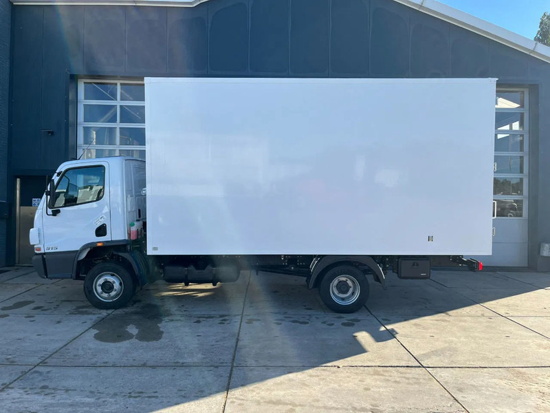 Mercedes-Benz Accelo 915 4x2 Closed Cargo Truck - Tovornjak zabojnik: slika 2 Mercedes-Benz Accelo 915 4x2 Closed Cargo Truck - Tovornjak zabojnik: slika 2