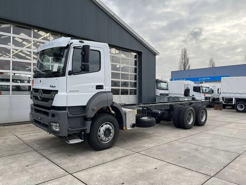 Mercedes-Benz Axor 3344 6x4 Chassis Cabin - Tovornjak-šasija: slika 1 Mercedes-Benz Axor 3344 6x4 Chassis Cabin - Tovornjak-šasija: slika 1