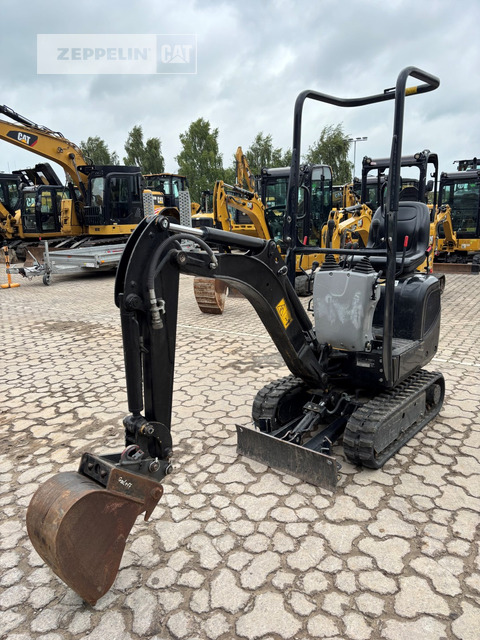 Cat 300.9D - Mini bager: slika 1 Cat 300.9D - Mini bager: slika 1