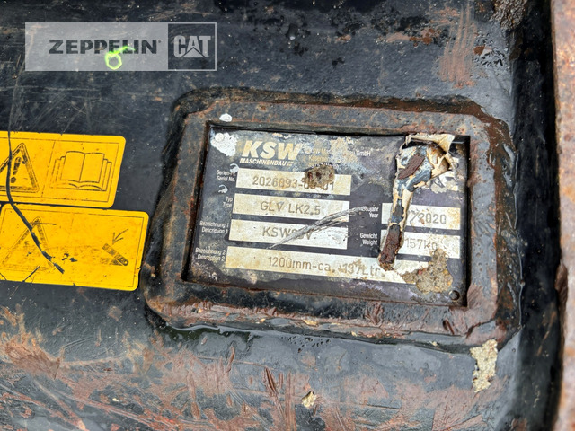 Mini bager Cat 302.7D: slika 15