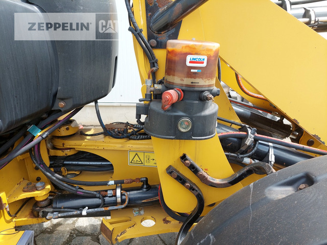 Kolesni nakladalec Cat 908M: slika 29 Kolesni nakladalec Cat 908M: slika 29