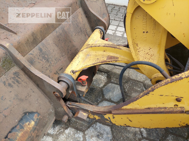 Kolesni nakladalec Cat 908M: slika 11 Kolesni nakladalec Cat 908M: slika 11