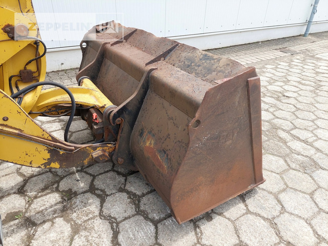 Kolesni nakladalec Cat 908M: slika 8 Kolesni nakladalec Cat 908M: slika 8