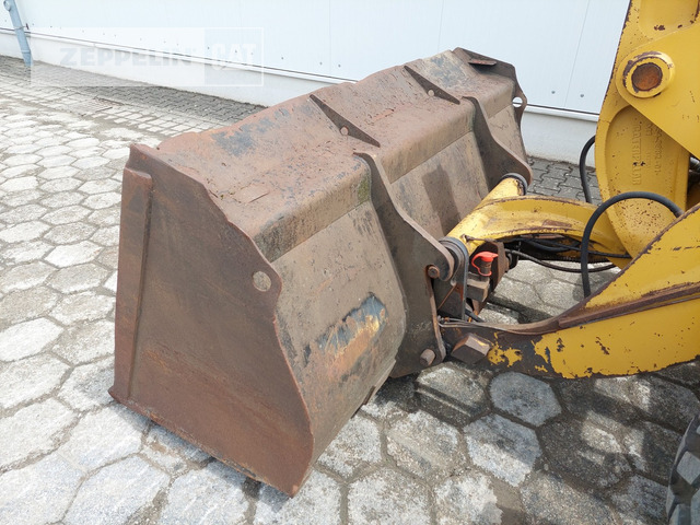 Kolesni nakladalec Cat 908M: slika 10 Kolesni nakladalec Cat 908M: slika 10