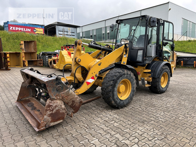 Cat 908M - Kolesni nakladalec: slika 1 Cat 908M - Kolesni nakladalec: slika 1