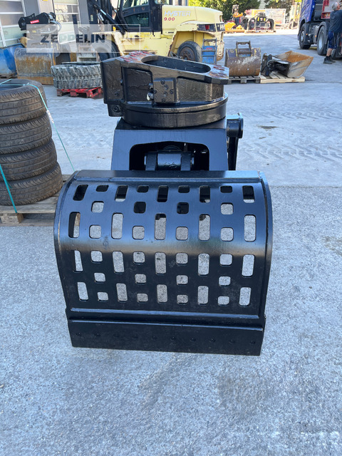 Cat G315 - Grabež: slika 3 Cat G315 - Grabež: slika 3