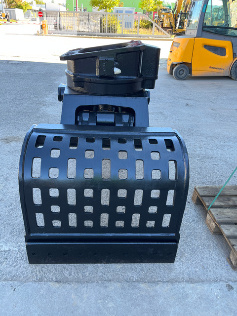 Cat G315 - Grabež: slika 4 Cat G315 - Grabež: slika 4