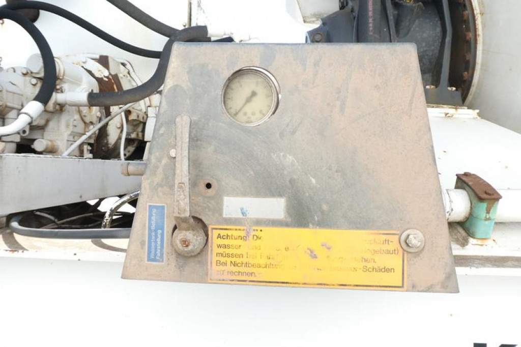 HOENKHAUS Betonmischauflieger Auflieger - Polprikolica s kesonom: slika 5 HOENKHAUS Betonmischauflieger Auflieger - Polprikolica s kesonom: slika 5