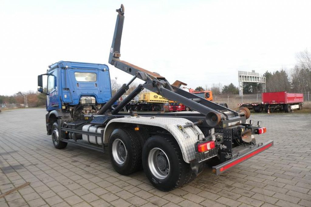Mercedes-Benz Arocs 2645 K 6x4 Abrollkipper Meiller deutsch to - Kotalni prekucni tovornjak: slika 4 Mercedes-Benz Arocs 2645 K 6x4 Abrollkipper Meiller deutsch to - Kotalni prekucni tovornjak: slika 4