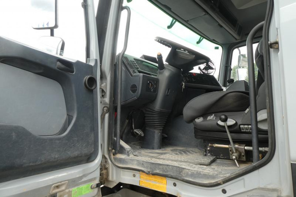 MERCEDES-BENZ Actros 3235 B 8x4 Betonmischer Stetter 9m³ -Deutsch - Tovornjak: slika 4 MERCEDES-BENZ Actros 3235 B 8x4 Betonmischer Stetter 9m³ -Deutsch - Tovornjak: slika 4