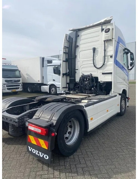 Volvo FH 13.460 XL cabine, euro 6 , full spoilered, smart tacho , new clutch ,beauty..... - Vlačilec: slika 4 Volvo FH 13.460 XL cabine, euro 6 , full spoilered, smart tacho , new clutch ,beauty..... - Vlačilec: slika 4