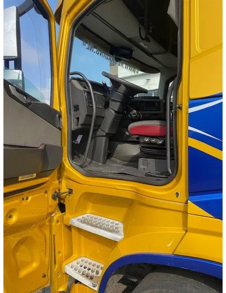 Volvo FH 13.460 mega trekker , XL cabine, parc cool , voll lucht., beauty..... - Vlačilec: slika 5 Volvo FH 13.460 mega trekker , XL cabine, parc cool , voll lucht., beauty..... - Vlačilec: slika 5