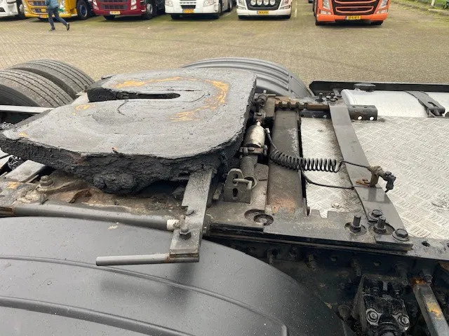 Volvo FH 16 6x2 sleepas trekker ,DL ,750 pk, XL cabine , schuifschotel . - Vlačilec: slika 5 Volvo FH 16 6x2 sleepas trekker ,DL ,750 pk, XL cabine , schuifschotel . - Vlačilec: slika 5