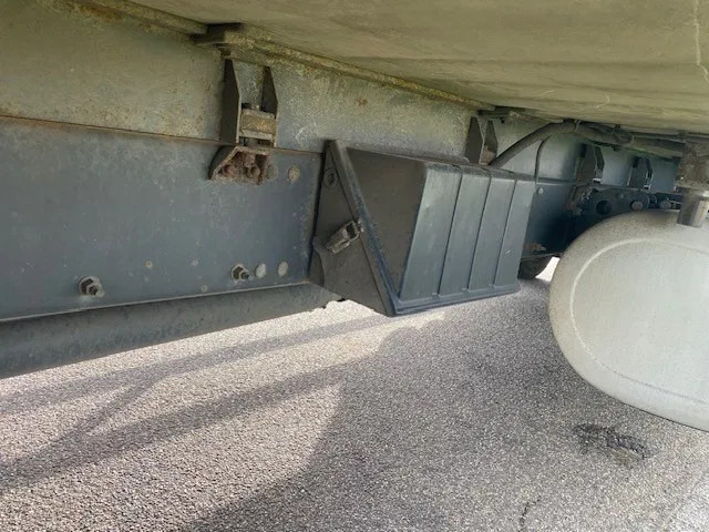 Volvo FM 330 koel vries 2 temperaturen ,CARRIER,met tussenwand, zijdeur en laadklep - Tovornjak hladilnik: slika 5 Volvo FM 330 koel vries 2 temperaturen ,CARRIER,met tussenwand, zijdeur en laadklep - Tovornjak hladilnik: slika 5