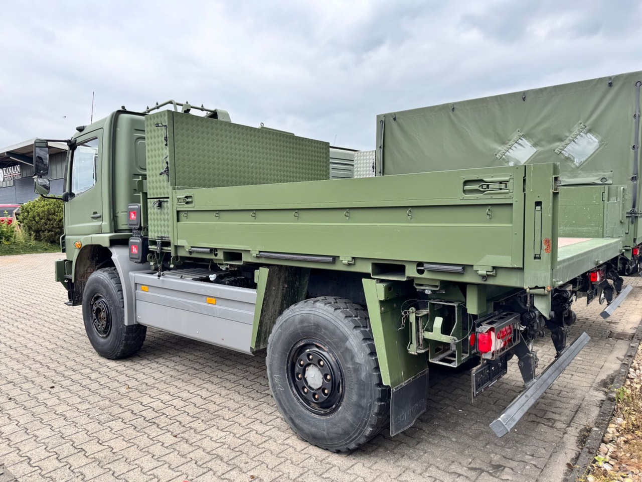 Mercedes-Benz 1018 Atego 4x4 Allrad Miltär Camper - Dostavno vozilo s kesonom: slika 3 Mercedes-Benz 1018 Atego 4x4 Allrad Miltär Camper - Dostavno vozilo s kesonom: slika 3