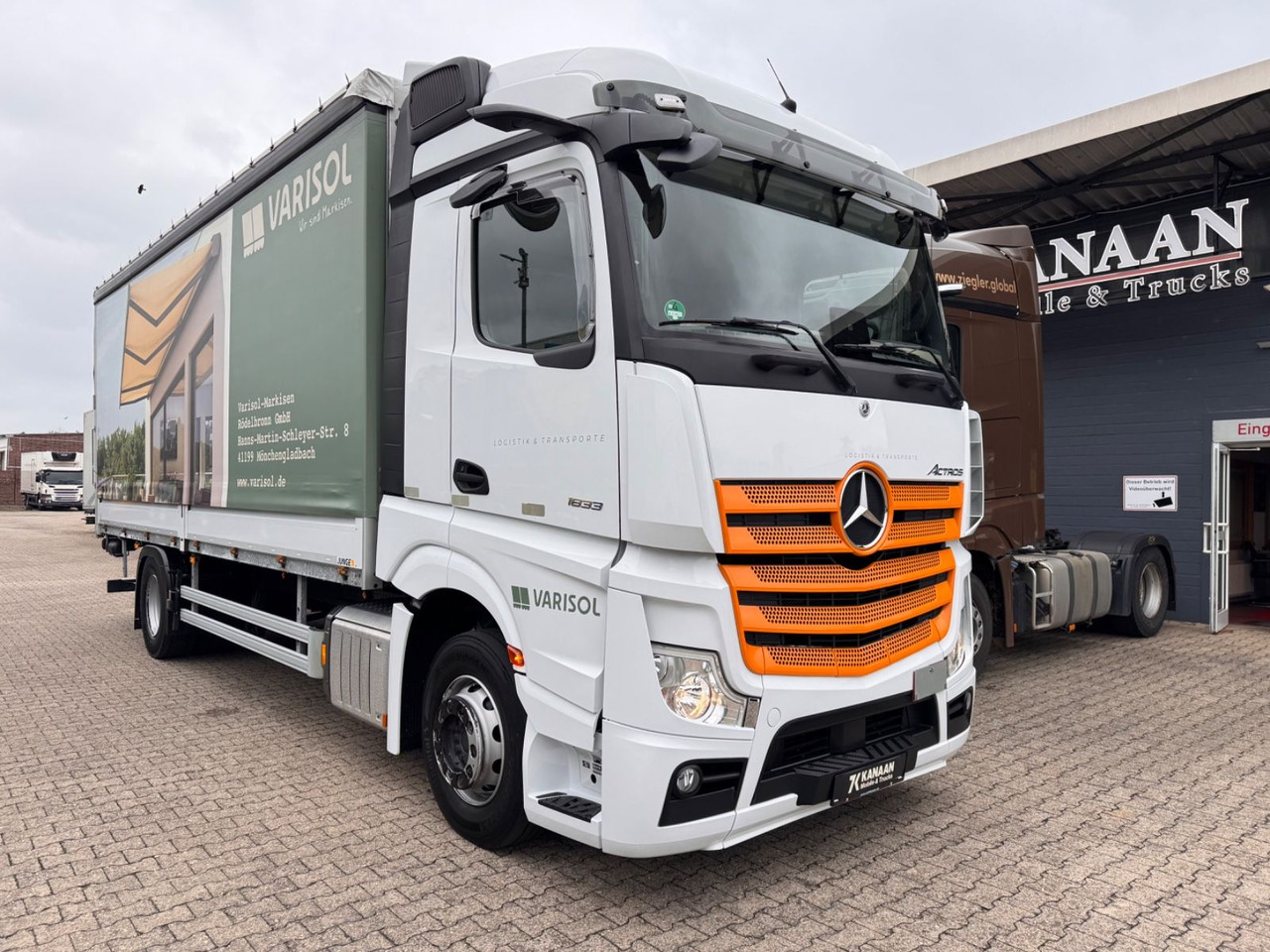 Mercedes-Benz 1833 Actros 5 StreamSPace LBW - Tovornjak s ponjavo: slika 2 Mercedes-Benz 1833 Actros 5 StreamSPace LBW - Tovornjak s ponjavo: slika 2
