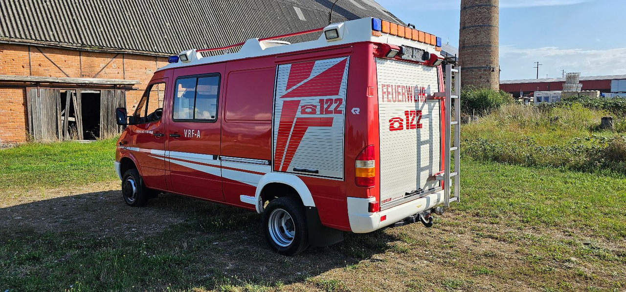 Mercedes-Benz Allrad Sprinter 416 Feuerwehr 4x4 VAN - Dostavno vozilo: slika 4 Mercedes-Benz Allrad Sprinter 416 Feuerwehr 4x4 VAN - Dostavno vozilo: slika 4