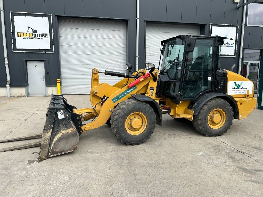 CAT 906 - Mini nakladalec: slika 1 CAT 906 - Mini nakladalec: slika 1