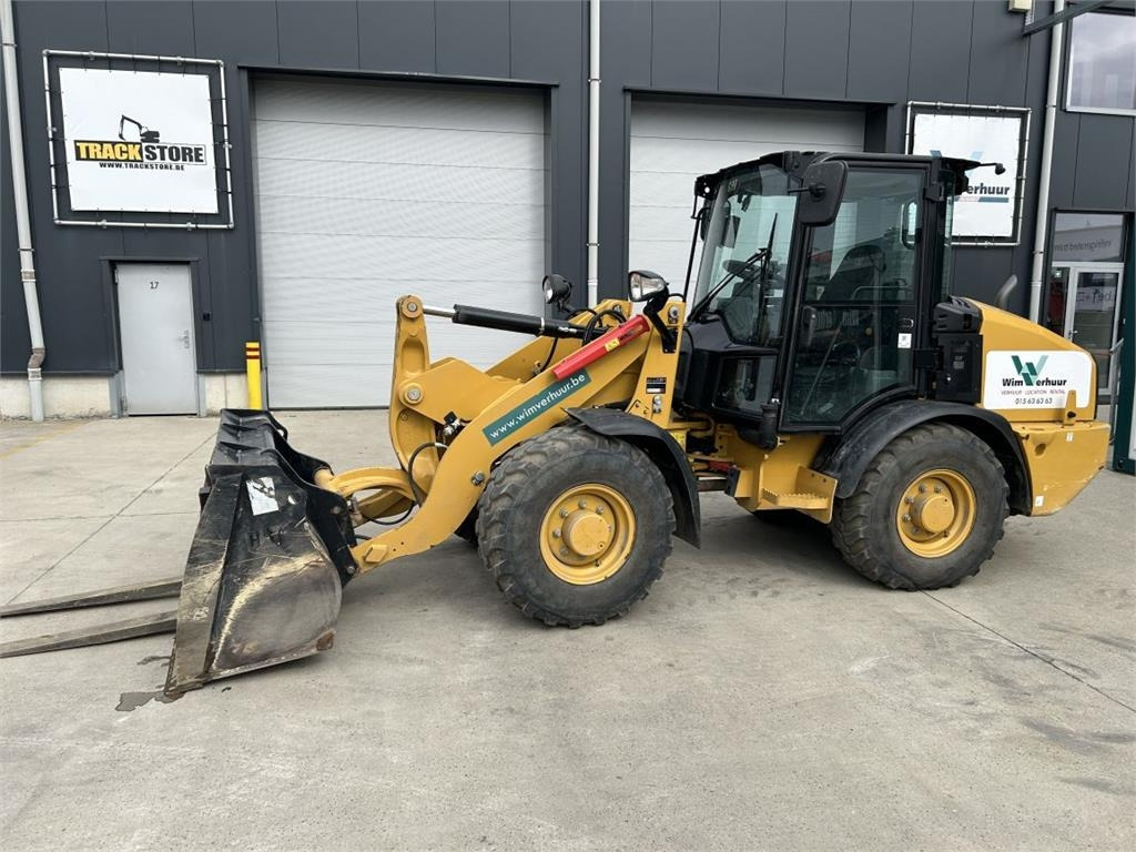 CAT 906M (8758)  - Zgibni nakladalnik: slika 1 CAT 906M (8758)  - Zgibni nakladalnik: slika 1