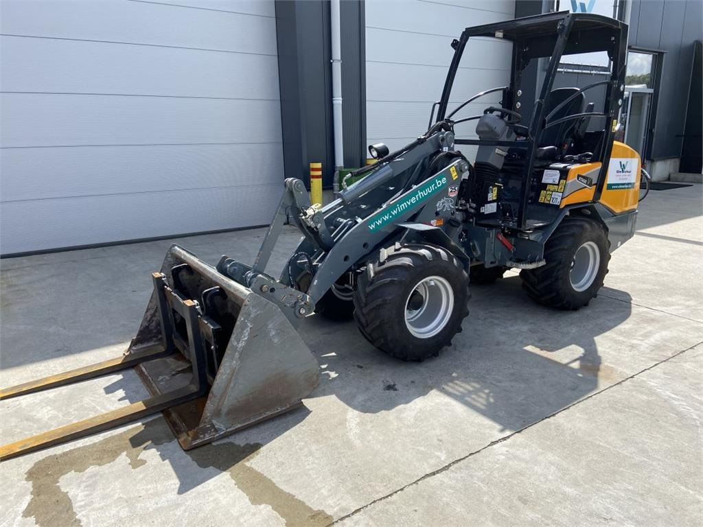 GiANT G2700 Xtra HD (6436) - Zgibni nakladalnik: slika 2 GiANT G2700 Xtra HD (6436) - Zgibni nakladalnik: slika 2