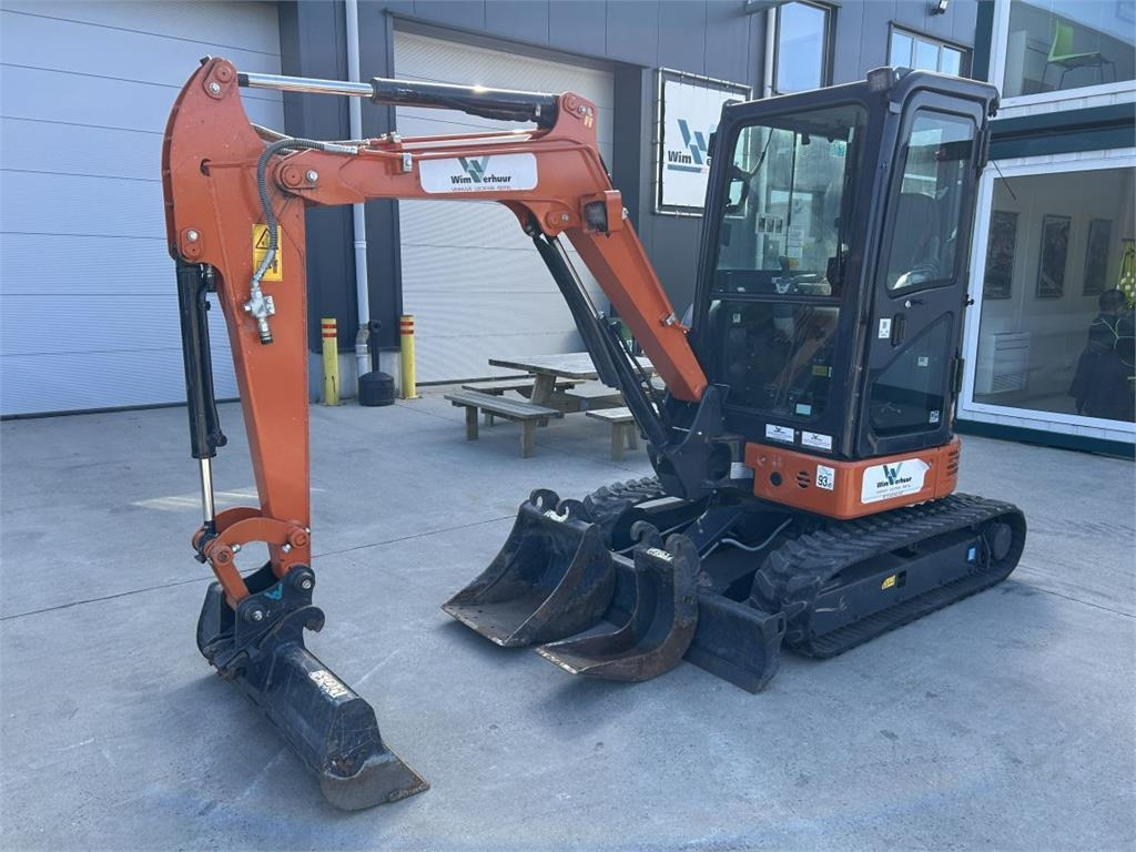 Hitachi ZX26U-6 (9989) - Mini bager: slika 2 Hitachi ZX26U-6 (9989) - Mini bager: slika 2