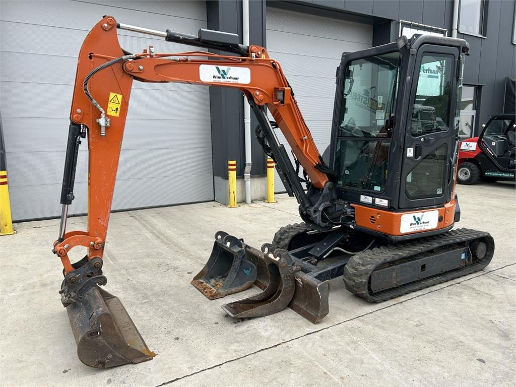 Hitachi ZX33U-6 (7789) - Mini bager: slika 2 Hitachi ZX33U-6 (7789) - Mini bager: slika 2