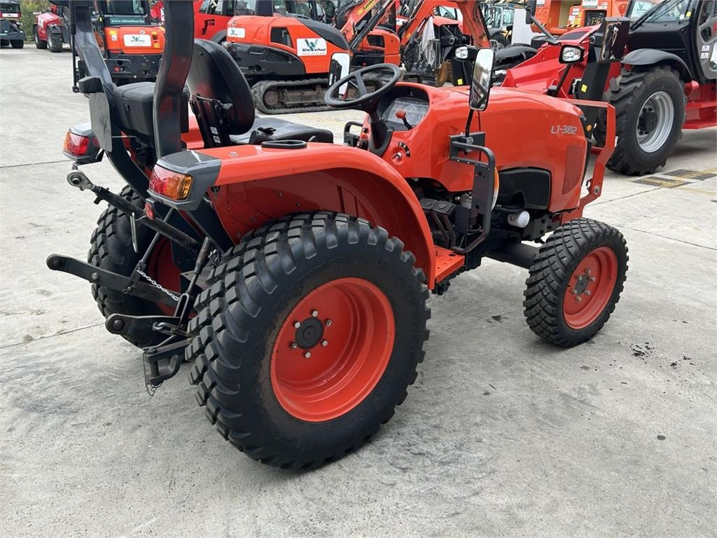 Kubota L1-382 (7325) - Mestni traktor: slika 4 Kubota L1-382 (7325) - Mestni traktor: slika 4