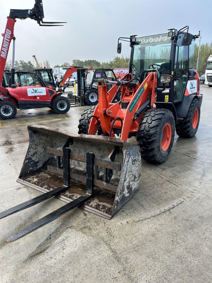 Kubota R070 (6678) - Zgibni nakladalnik: slika 5 Kubota R070 (6678) - Zgibni nakladalnik: slika 5