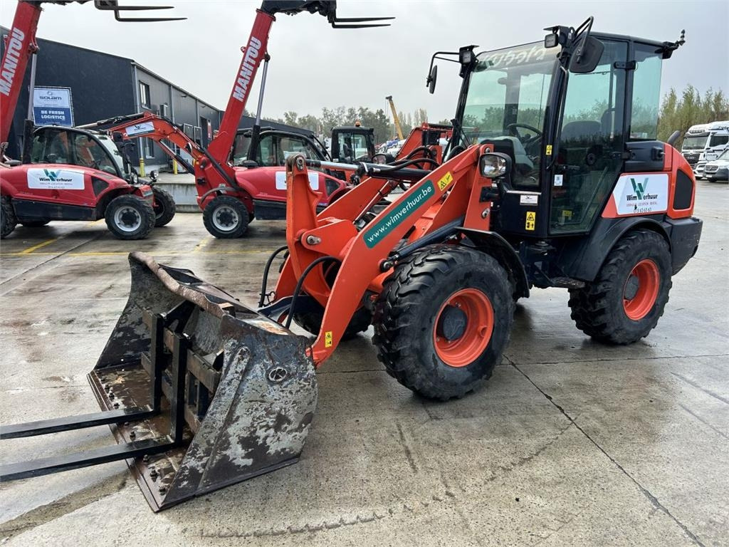 Kubota R070 (6678) - Zgibni nakladalnik: slika 2 Kubota R070 (6678) - Zgibni nakladalnik: slika 2