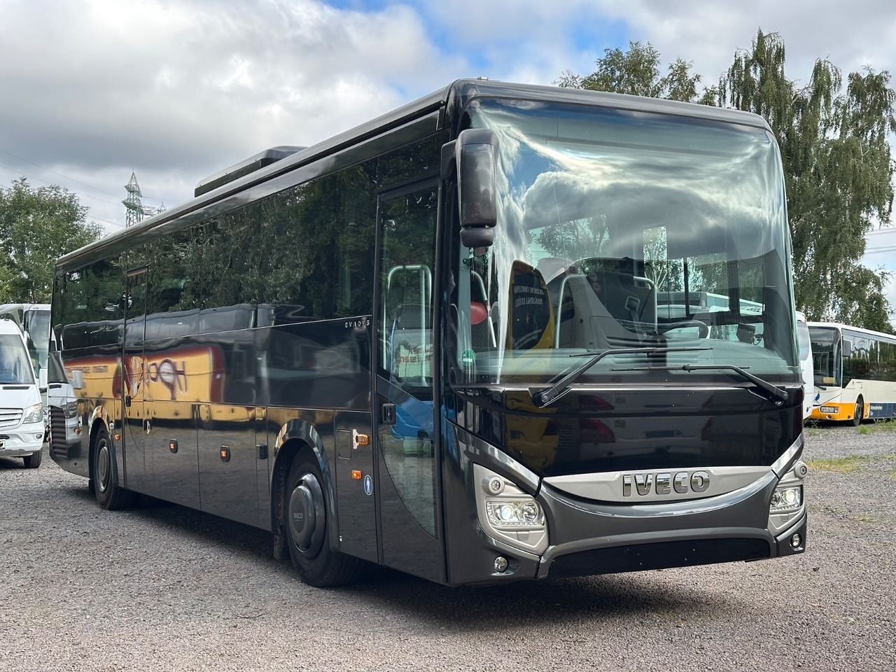 Iveco EVADYS H (55 Sitze*Schalt*176 tKm) - Minibus, Potniški kombi: slika 1 Iveco EVADYS H (55 Sitze*Schalt*176 tKm) - Minibus, Potniški kombi: slika 1