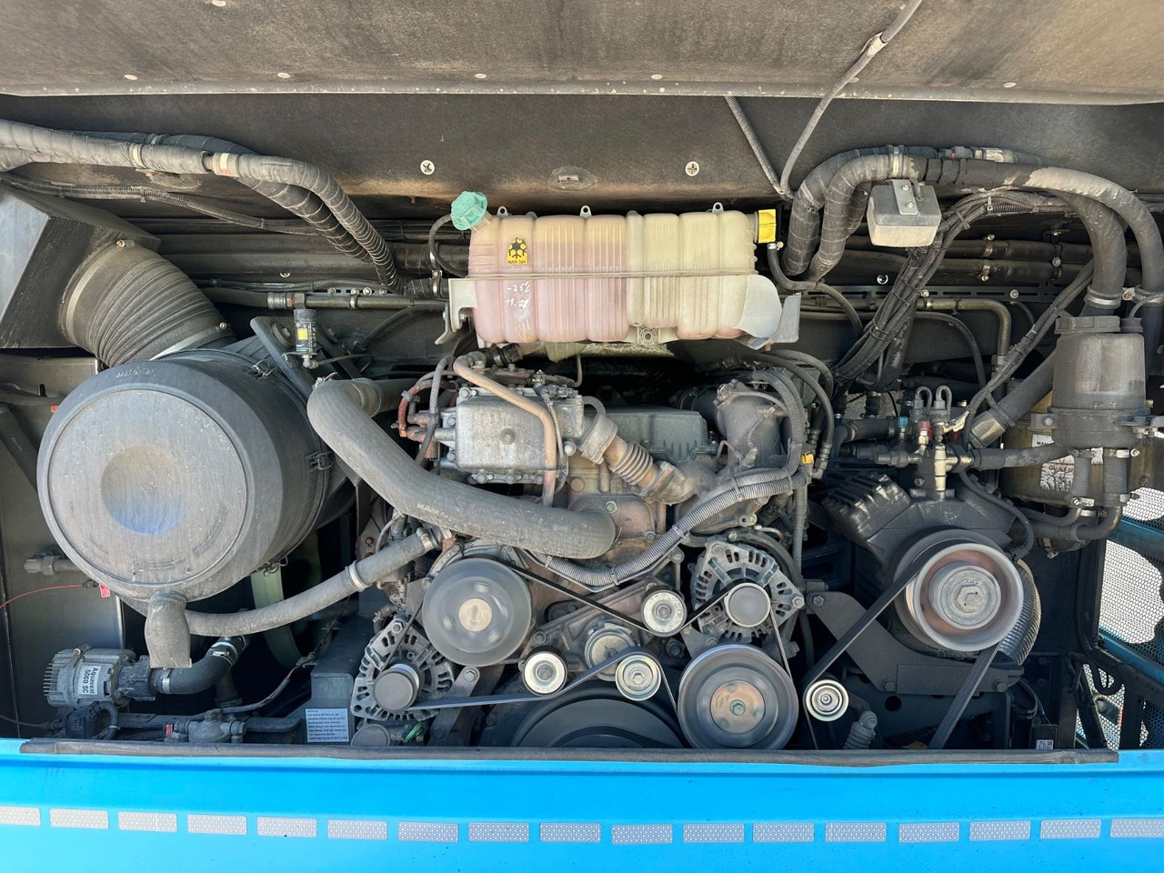 MAN R08 Lions Coach L (60 Sitze*Schalt) - Potovalni avtobus: slika 3 MAN R08 Lions Coach L (60 Sitze*Schalt) - Potovalni avtobus: slika 3