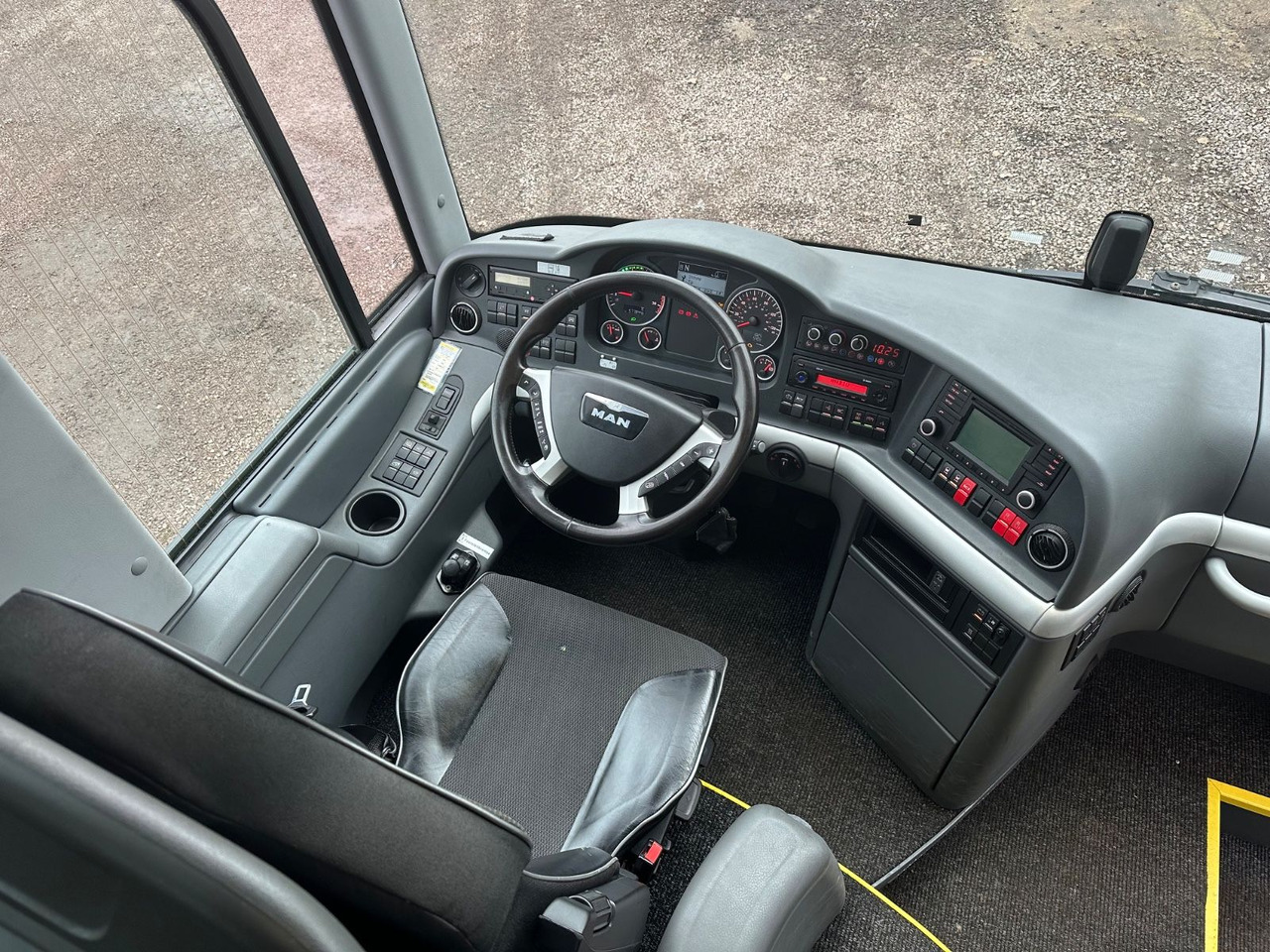 MAN R09 Lions Coach C (DE-Bus*Euro 6) - Potovalni avtobus: slika 4 MAN R09 Lions Coach C (DE-Bus*Euro 6) - Potovalni avtobus: slika 4