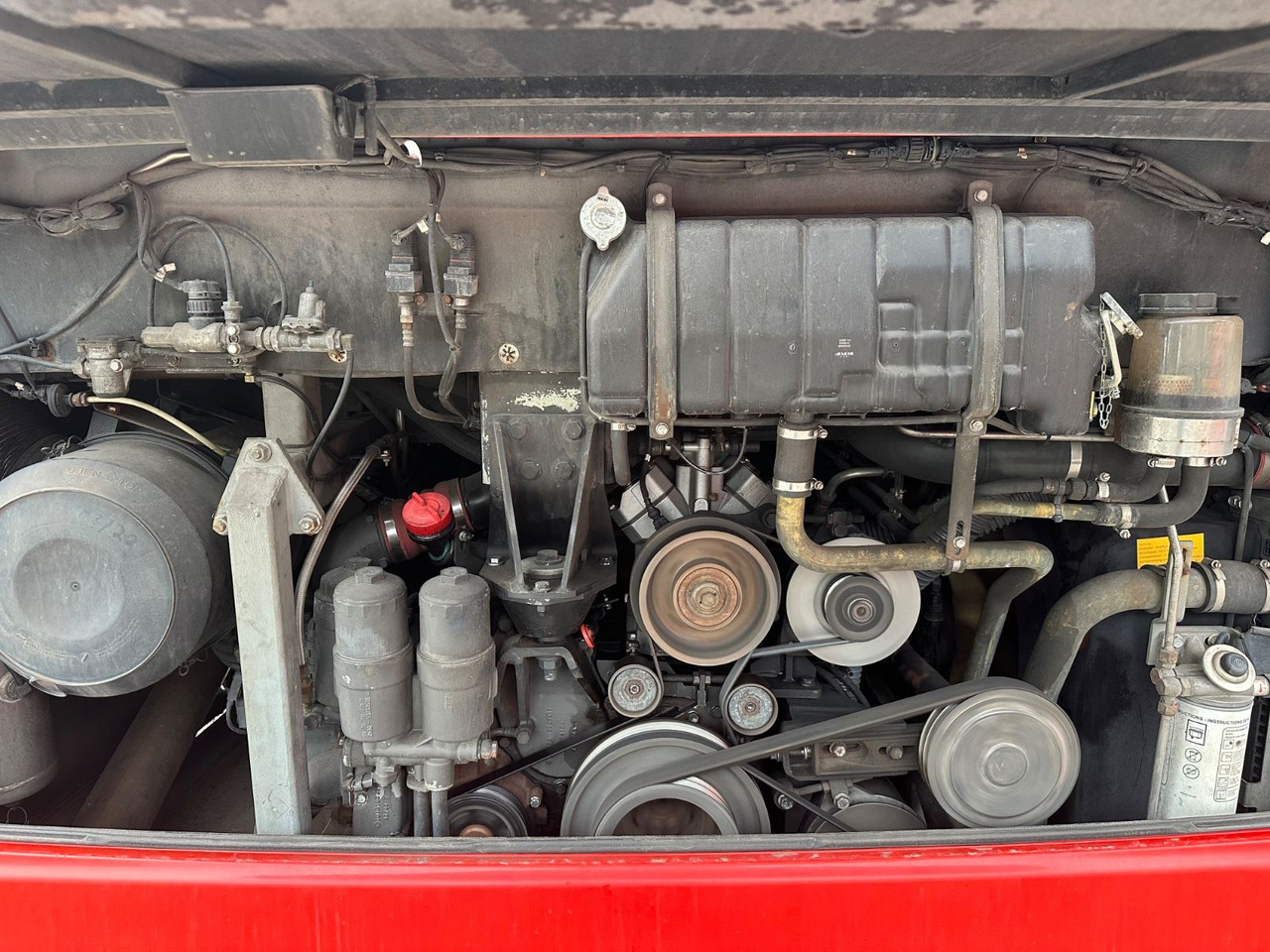 Mercedes-Benz O550 Integro (58 Sitze*Klima) - Primestni avtobus: slika 3 Mercedes-Benz O550 Integro (58 Sitze*Klima) - Primestni avtobus: slika 3