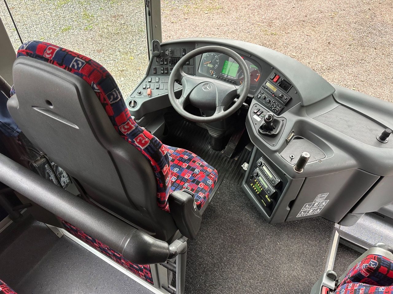 Mercedes-Benz O550 Integro (58 Sitze*Klima) - Primestni avtobus: slika 5 Mercedes-Benz O550 Integro (58 Sitze*Klima) - Primestni avtobus: slika 5