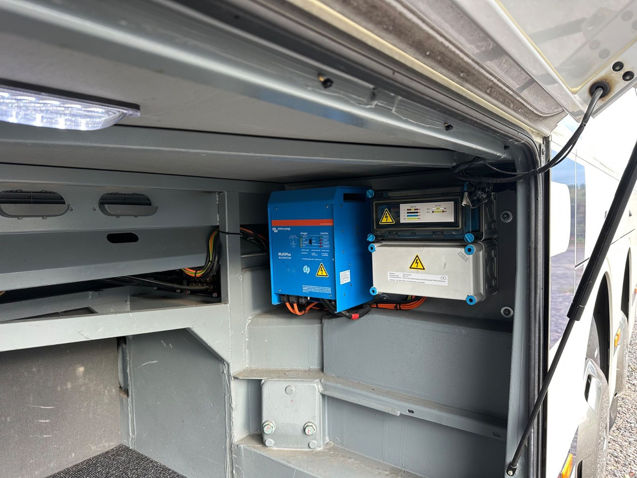 Mercedes-Benz Tourismo O350 17 RHD-L (60 Sitze*341.tKM*DE*TOP) - Potovalni avtobus: slika 5 Mercedes-Benz Tourismo O350 17 RHD-L (60 Sitze*341.tKM*DE*TOP) - Potovalni avtobus: slika 5