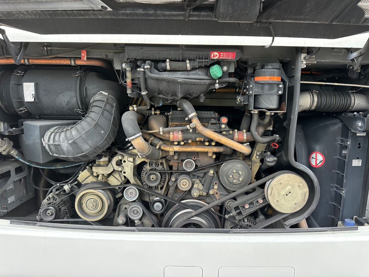 Mercedes-Benz Tourismo O350 17 RHD-L (60 Sitze*341.tKM*DE*TOP) - Potovalni avtobus: slika 4 Mercedes-Benz Tourismo O350 17 RHD-L (60 Sitze*341.tKM*DE*TOP) - Potovalni avtobus: slika 4