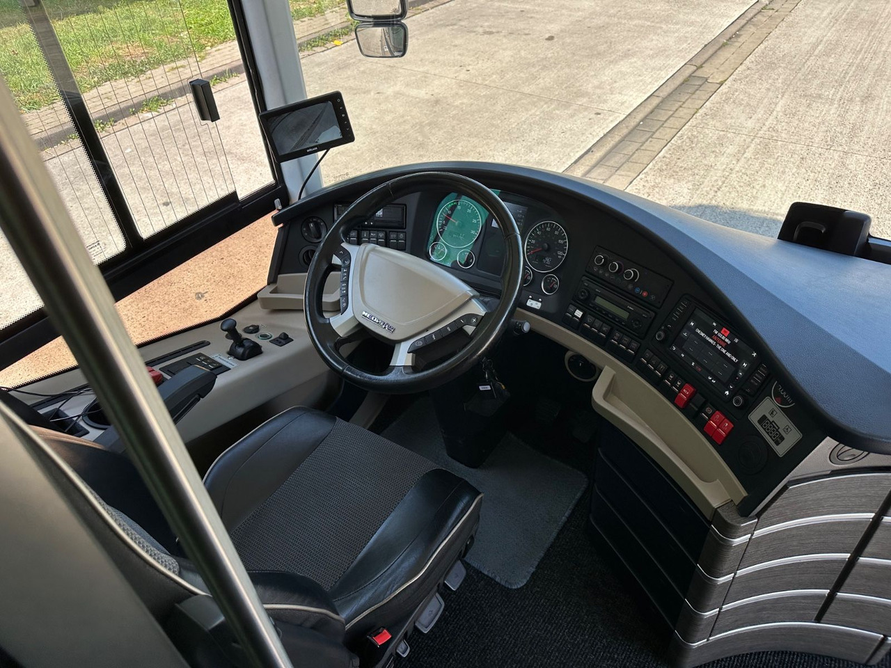Neoplan P06 Skyliner L (83 Sitze*TOP*Motor Neu*Panorama) - Dvonadstropni avtobus: slika 5 Neoplan P06 Skyliner L (83 Sitze*TOP*Motor Neu*Panorama) - Dvonadstropni avtobus: slika 5