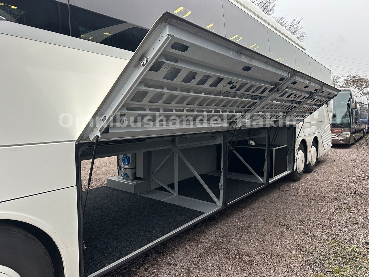 Setra S 517 HD (60 Sitze*Euro 6*DE-Bus) Setra S 517 HD (60 Sitze*Euro 6*DE-Bus) - Potovalni avtobus: slika 5 Setra S 517 HD (60 Sitze*Euro 6*DE-Bus) Setra S 517 HD (60 Sitze*Euro 6*DE-Bus) - Potovalni avtobus: slika 5