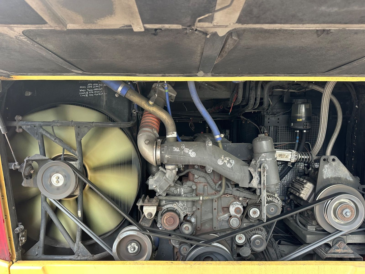 Vanhool TX17 Astron (TOP*57 Sitze) 417 HDH/ 517 HDH - Potovalni avtobus: slika 4 Vanhool TX17 Astron (TOP*57 Sitze) 417 HDH/ 517 HDH - Potovalni avtobus: slika 4