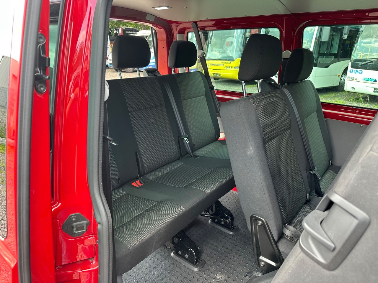 Volkswagen T6 Kombi (PDC Hi*ACC*StandHz*9 Sitzer*AC) - Potniški kombi: slika 4 Volkswagen T6 Kombi (PDC Hi*ACC*StandHz*9 Sitzer*AC) - Potniški kombi: slika 4