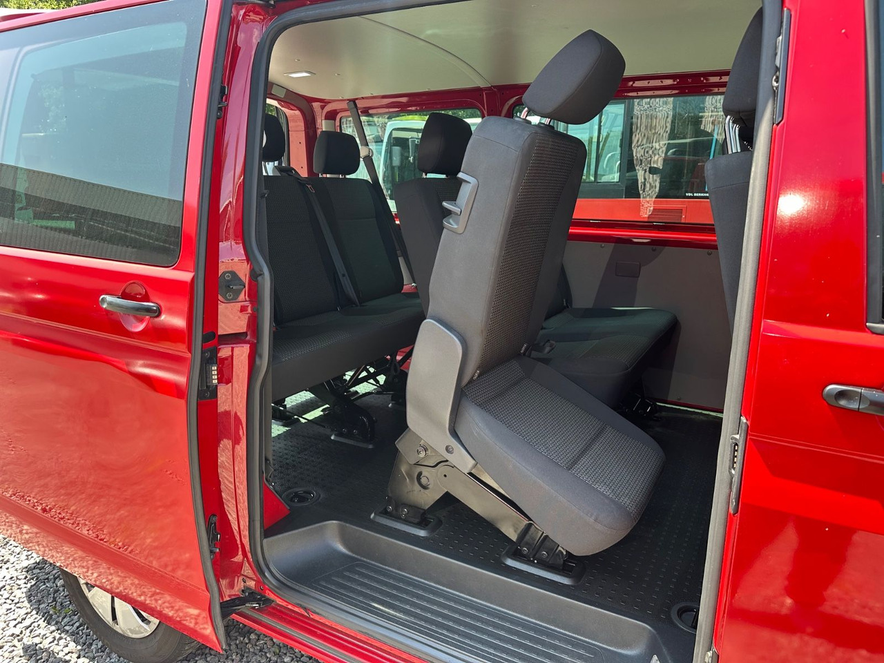 Volkswagen T6 Kombi (PDC Hi*ACC*StandHz*9 Sitzer*AC) - Potniški kombi: slika 5 Volkswagen T6 Kombi (PDC Hi*ACC*StandHz*9 Sitzer*AC) - Potniški kombi: slika 5