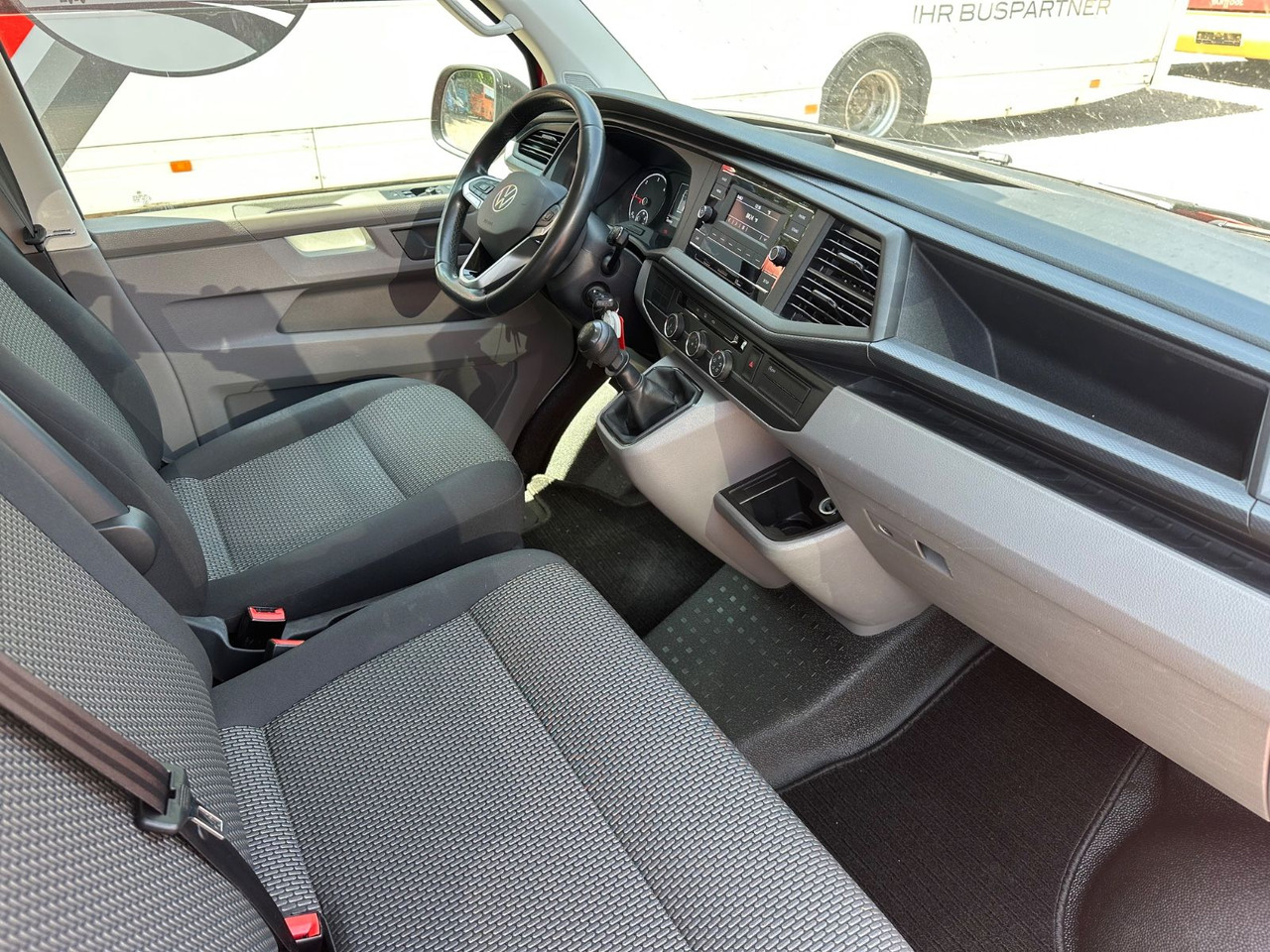 Volkswagen T6 Kombi (PDC Hi*ACC*StandHz*9 Sitzer*AC) - Potniški kombi: slika 4 Volkswagen T6 Kombi (PDC Hi*ACC*StandHz*9 Sitzer*AC) - Potniški kombi: slika 4