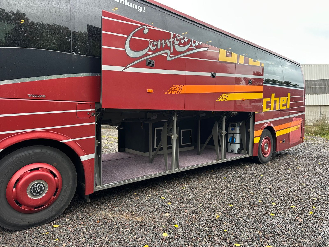 Volvo 9900 HD 6x2 (9700*415 HD*Tourismo RHD) - Potovalni avtobus: slika 3 Volvo 9900 HD 6x2 (9700*415 HD*Tourismo RHD) - Potovalni avtobus: slika 3